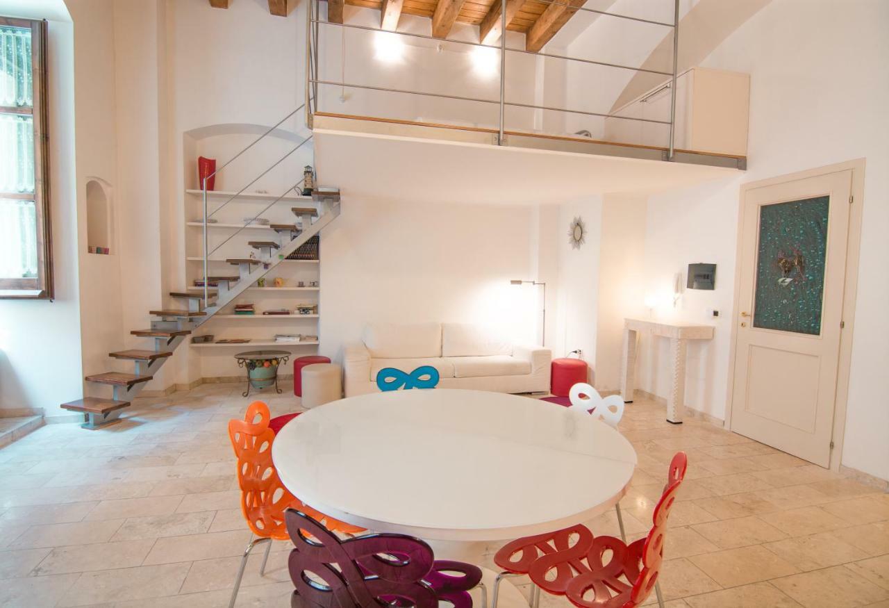 Modern Apartment In Historic Building Cagliari Exterior photo